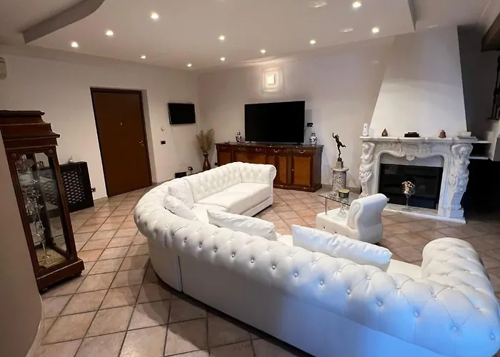 公寓 Marco Simone Home 马尔科西蒙尼